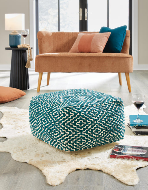 Brynnsen Pouf - Furniture Stars (Chicago, IL)