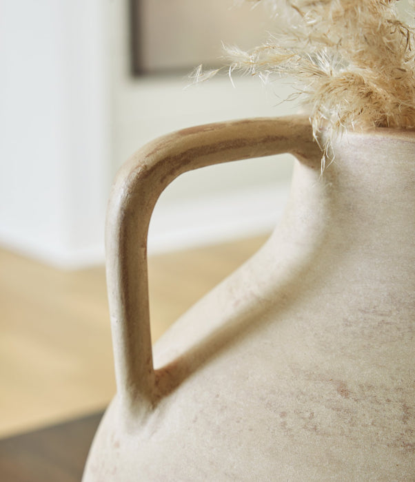 Justy Vase - Furniture Stars (Chicago, IL)