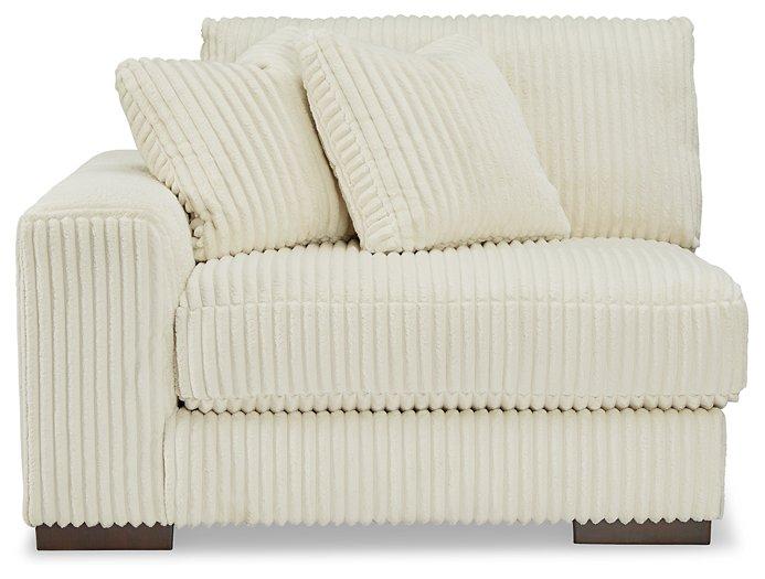 Lindyn Sectional Sofa - Furniture Stars (Chicago, IL)