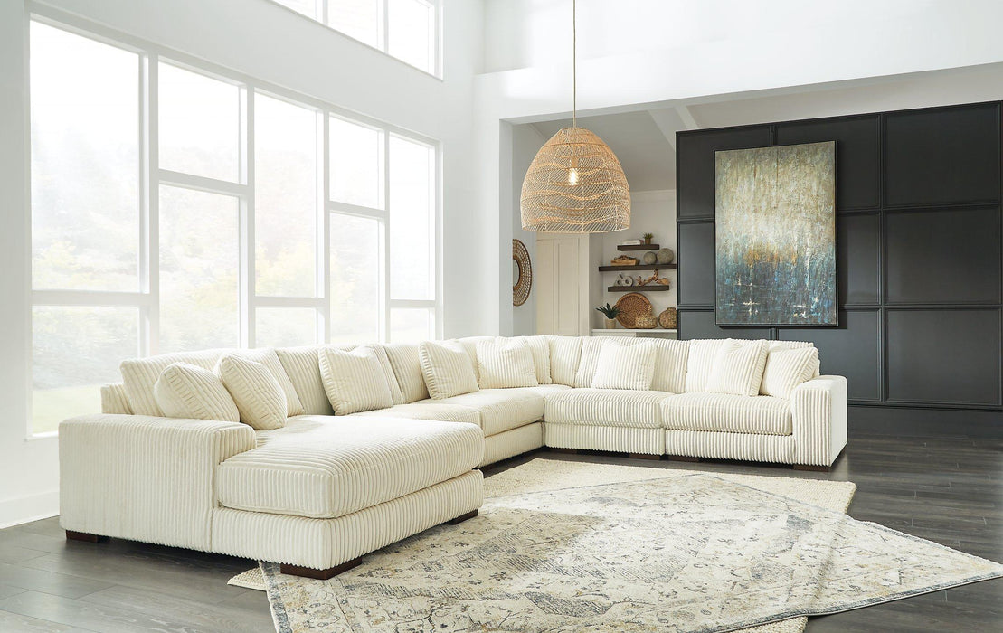 Lindyn Sectional with Chaise - Furniture Stars (Chicago, IL)