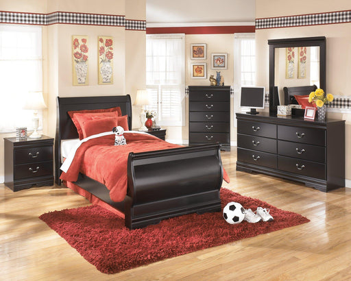 Huey Vineyard Dresser and Mirror - Furniture Stars (Chicago, IL)