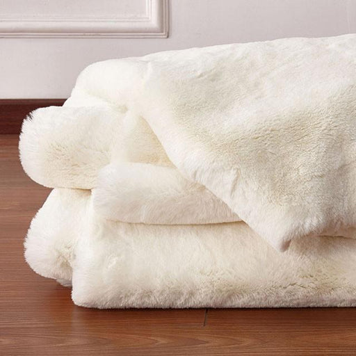 Caparica Off White Throw, Off White - Furniture Stars (Chicago, IL)