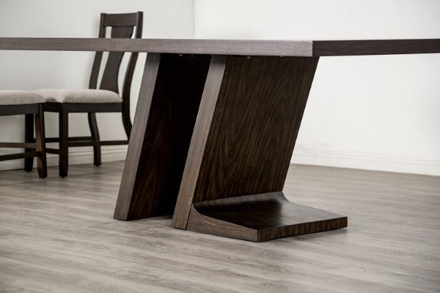 Holsworthy Dining Table - Furniture Stars (Chicago, IL)