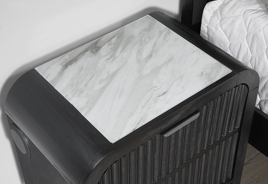 BECKETT WHITE/BLACK QUEEN BED GROUP WITH COOLER & SPEAKER - Furniture Stars (Chicago, IL)