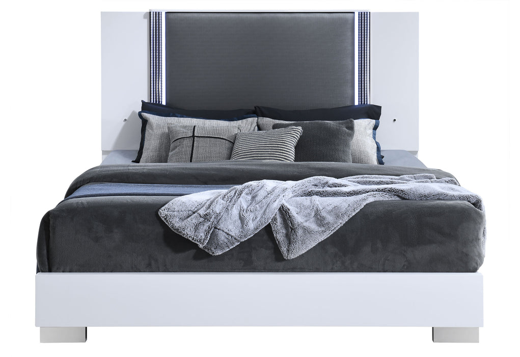 YLIME SMOOTH WHITE KING BED GROUP FULLY SLATTED - Furniture Stars (Chicago, IL)